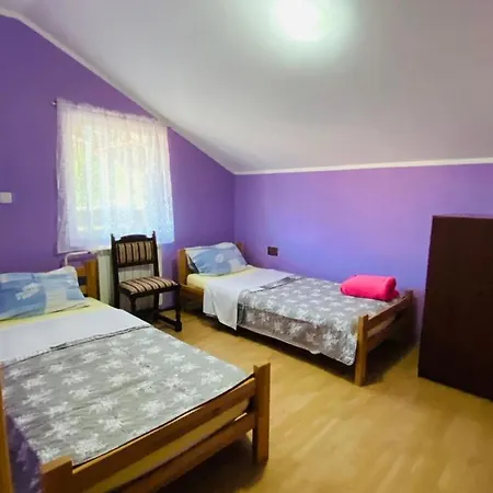 N Guest house *