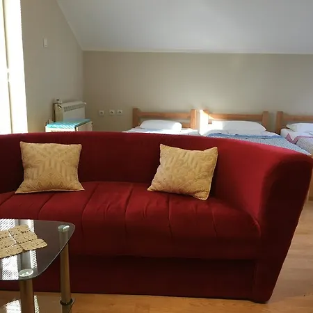N Guest house *